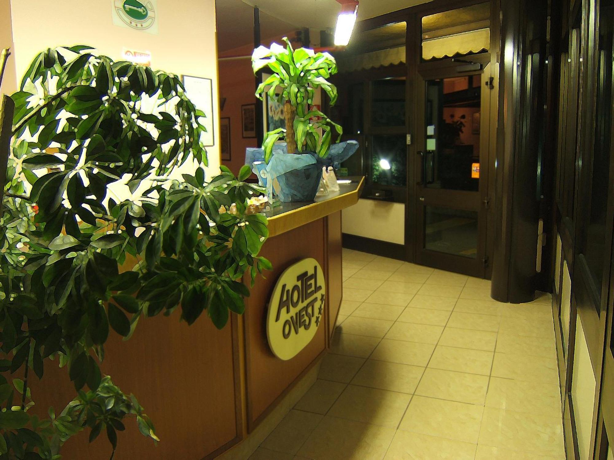 Hotel Motel Ovest Vittuone Dış mekan fotoğraf