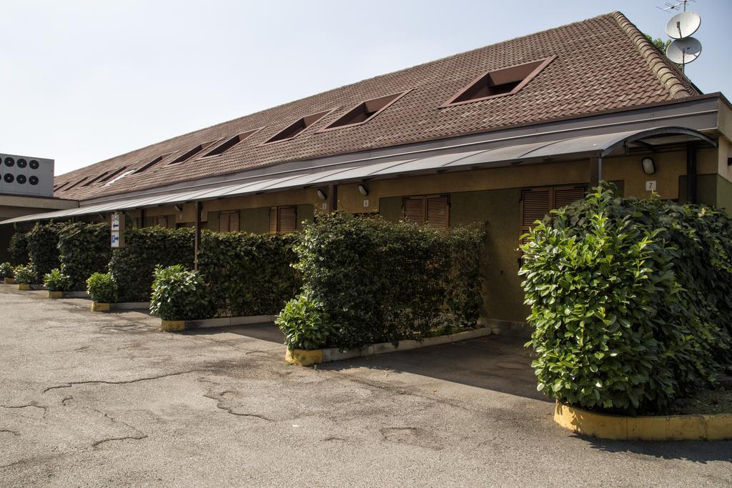 Hotel Motel Ovest Vittuone Dış mekan fotoğraf