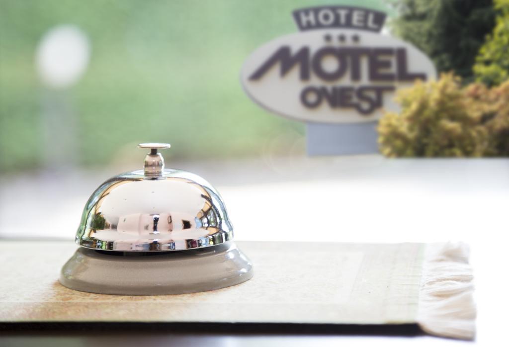 Hotel Motel Ovest Vittuone Dış mekan fotoğraf