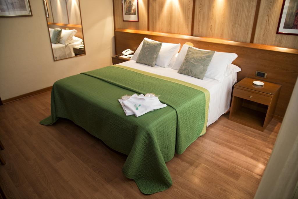 Hotel Motel Ovest Vittuone Dış mekan fotoğraf
