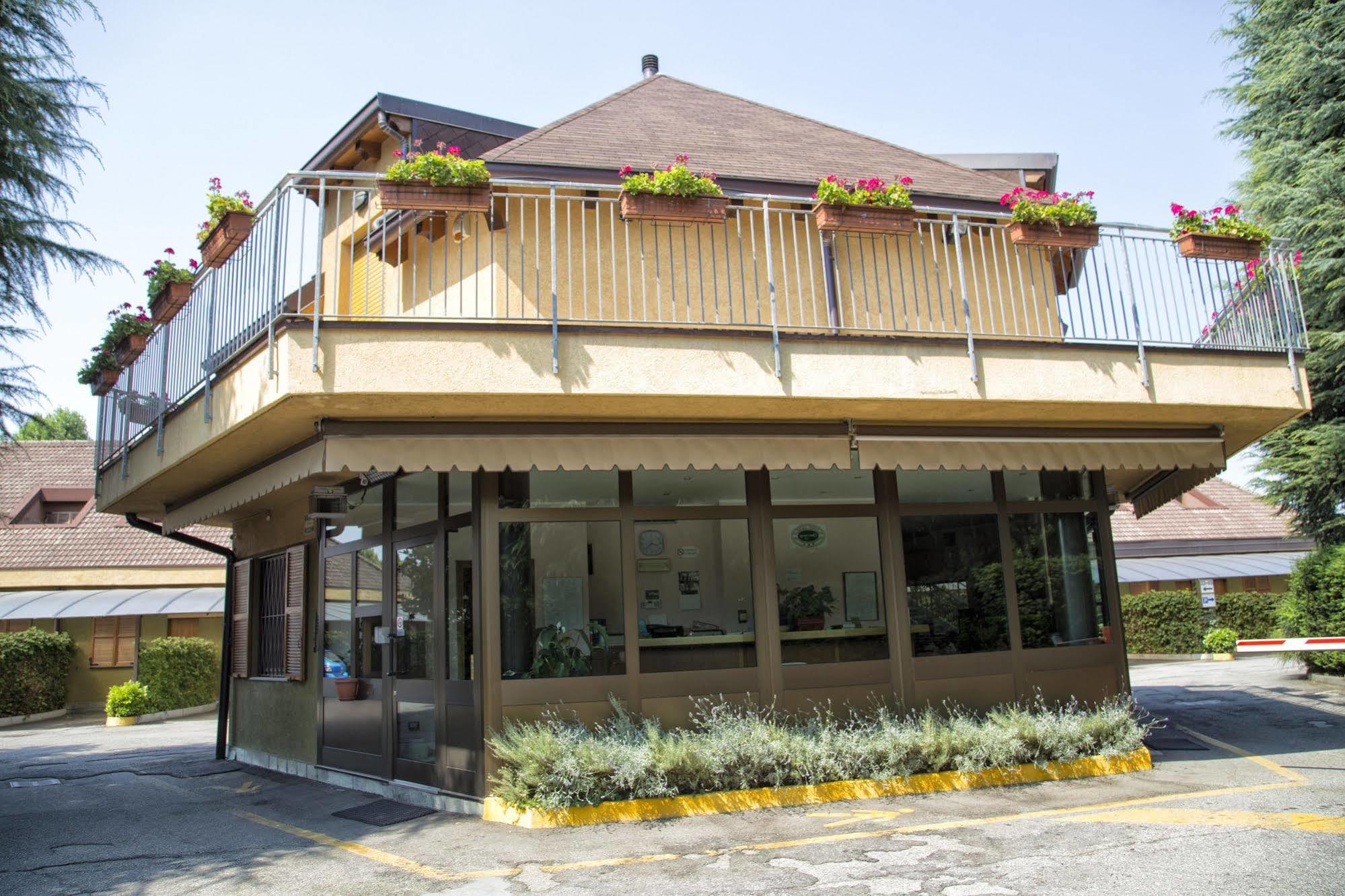 Hotel Motel Ovest Vittuone Dış mekan fotoğraf