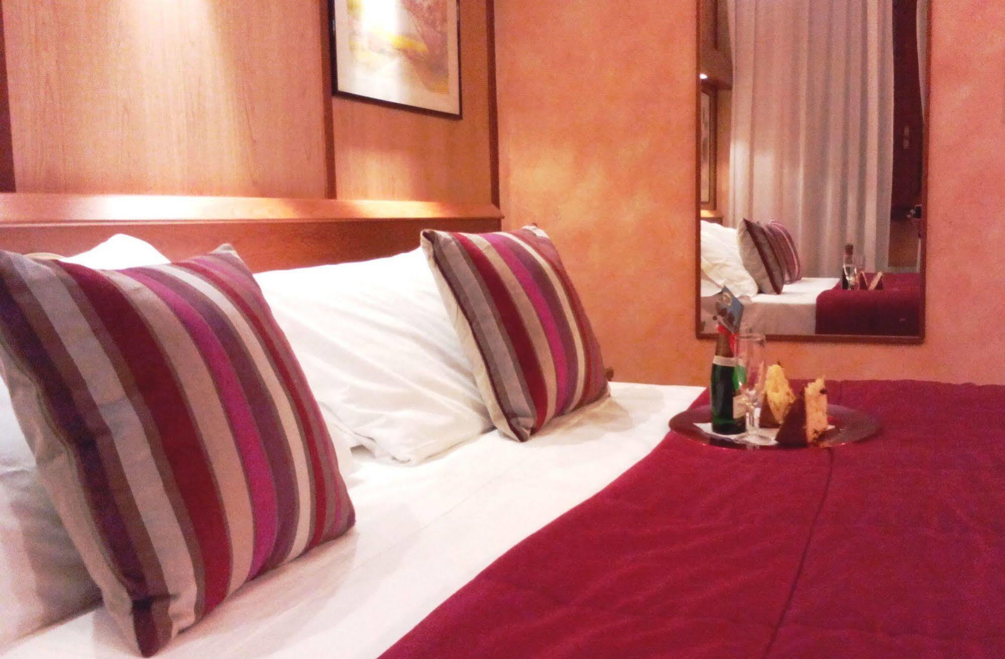 Hotel Motel Ovest Vittuone Dış mekan fotoğraf