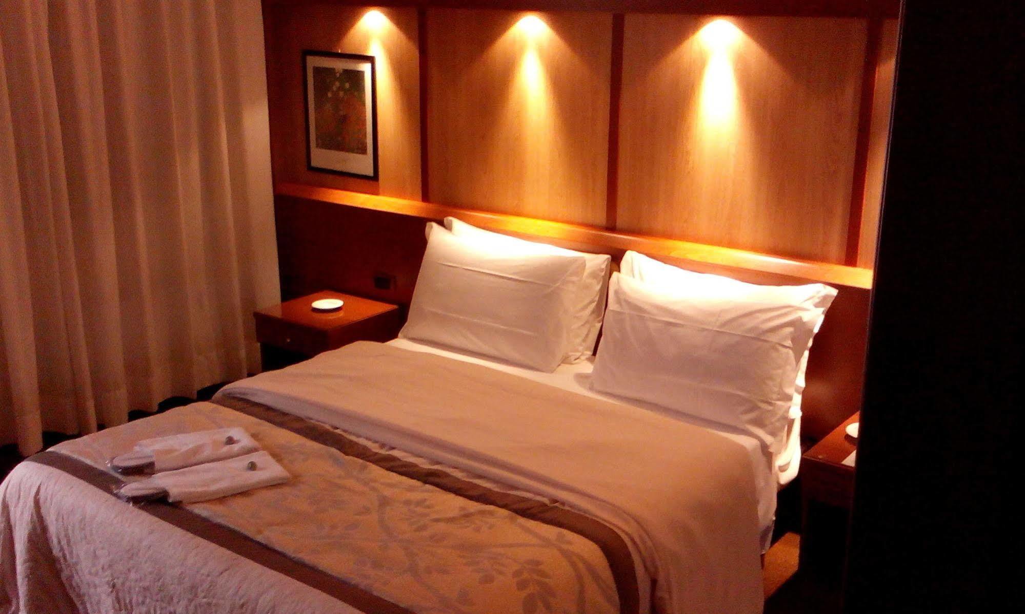 Hotel Motel Ovest Vittuone Dış mekan fotoğraf