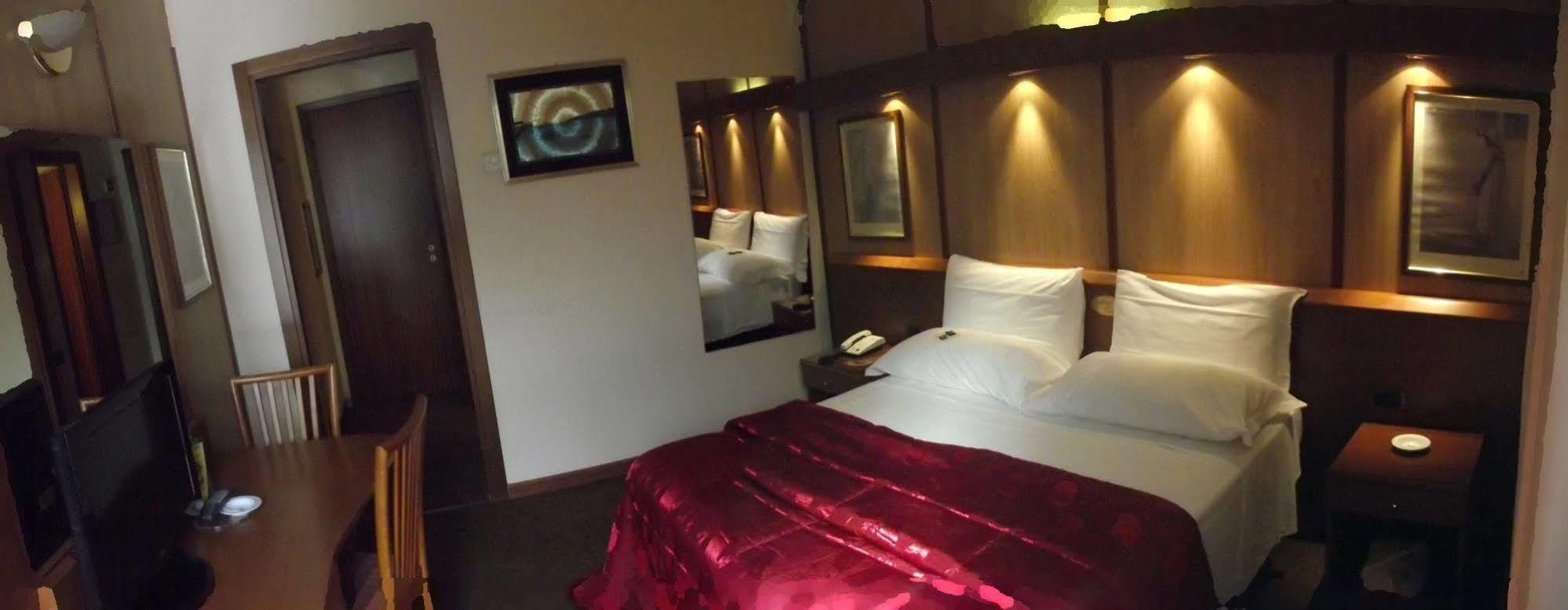 Hotel Motel Ovest Vittuone Dış mekan fotoğraf